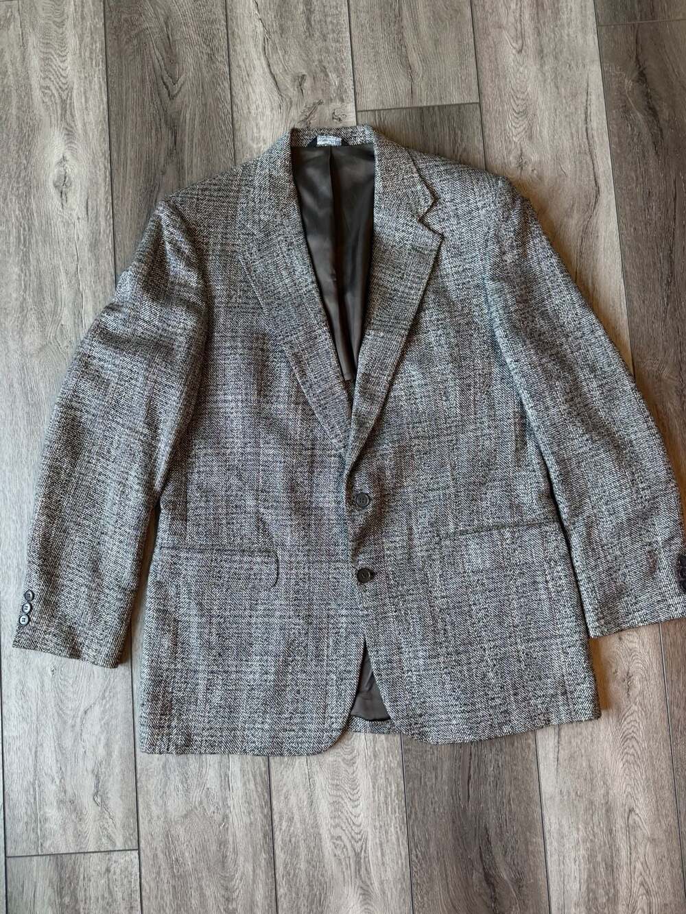 Cartier Vintage Tailored  Tweed Blazer Sport Coat Gray Black Plaid Wool Size 39